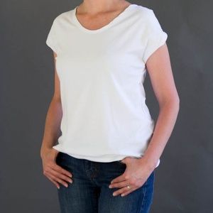 White tee shirt